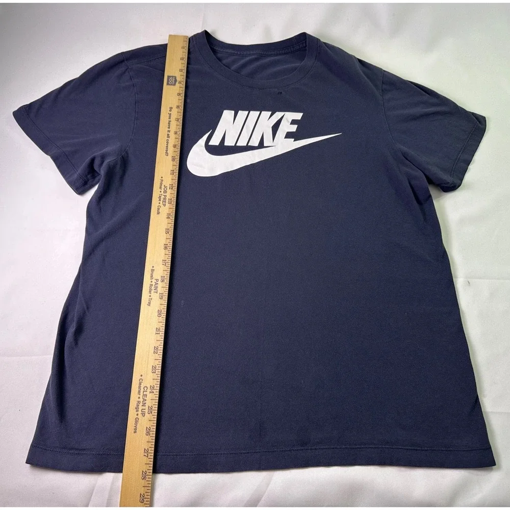 Nike Sportswear Swoosh Graphic T-Shirt Navy Blue Essential Athletic Gym Mens‎ XL
